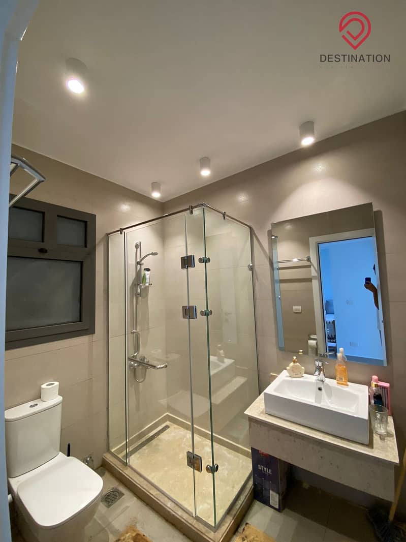 2 e3b5c942-c2e3-471b-8ac2-8c2990a66338. jpeg