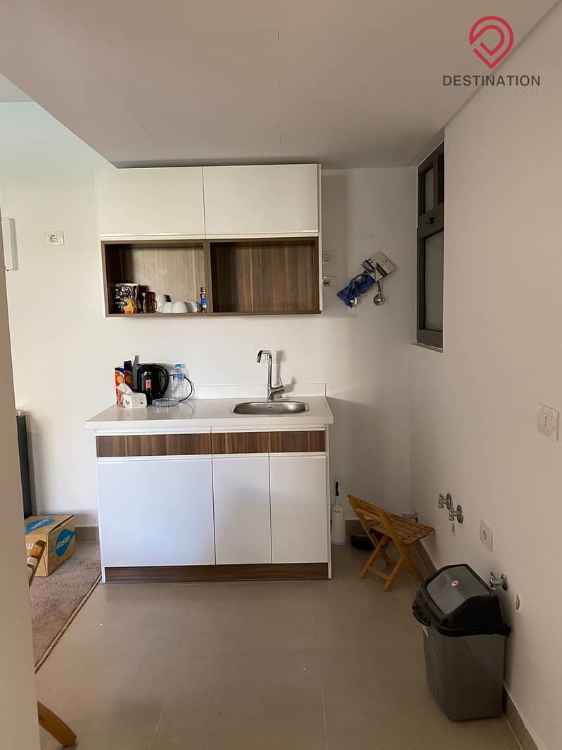 4 400dc223-1dfd-4146-9f2f-ce011179cdb4. jpeg