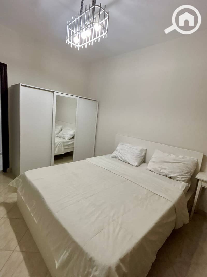 4 e690110b-fe6a-4717-b2ca-c5589b3b6aa7. jpg