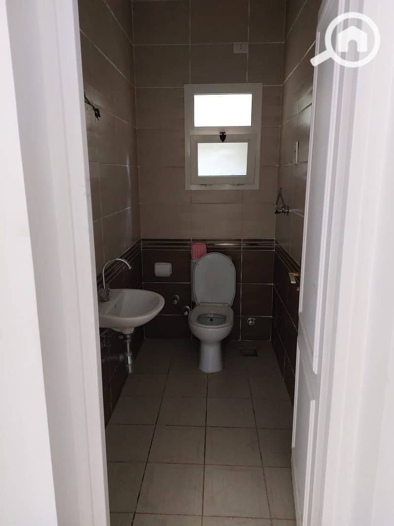 8 cce1fcaa-36d6-4cbf-b526-09a830cb5034. jpg