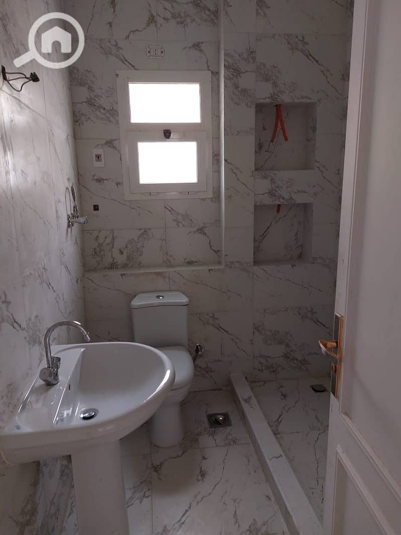 9 fe09b526-db96-4344-9703-ef3d2b16b87c. jpg