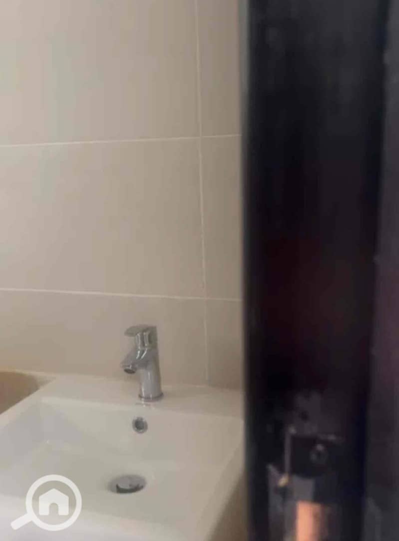 9 3350b0b0-9efb-4742-a263-41e5d0cf4216. jpg