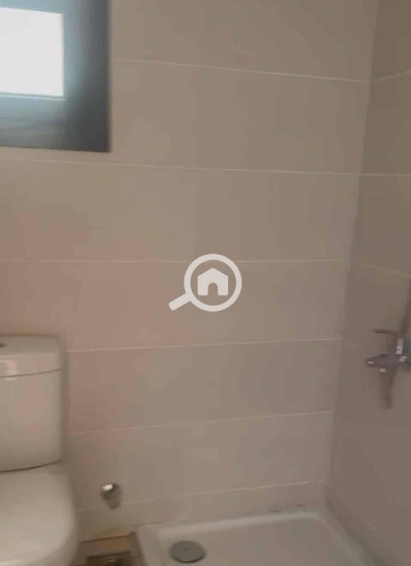 10 807e8646-5842-45dd-a881-29b1a9a9099b. jpg