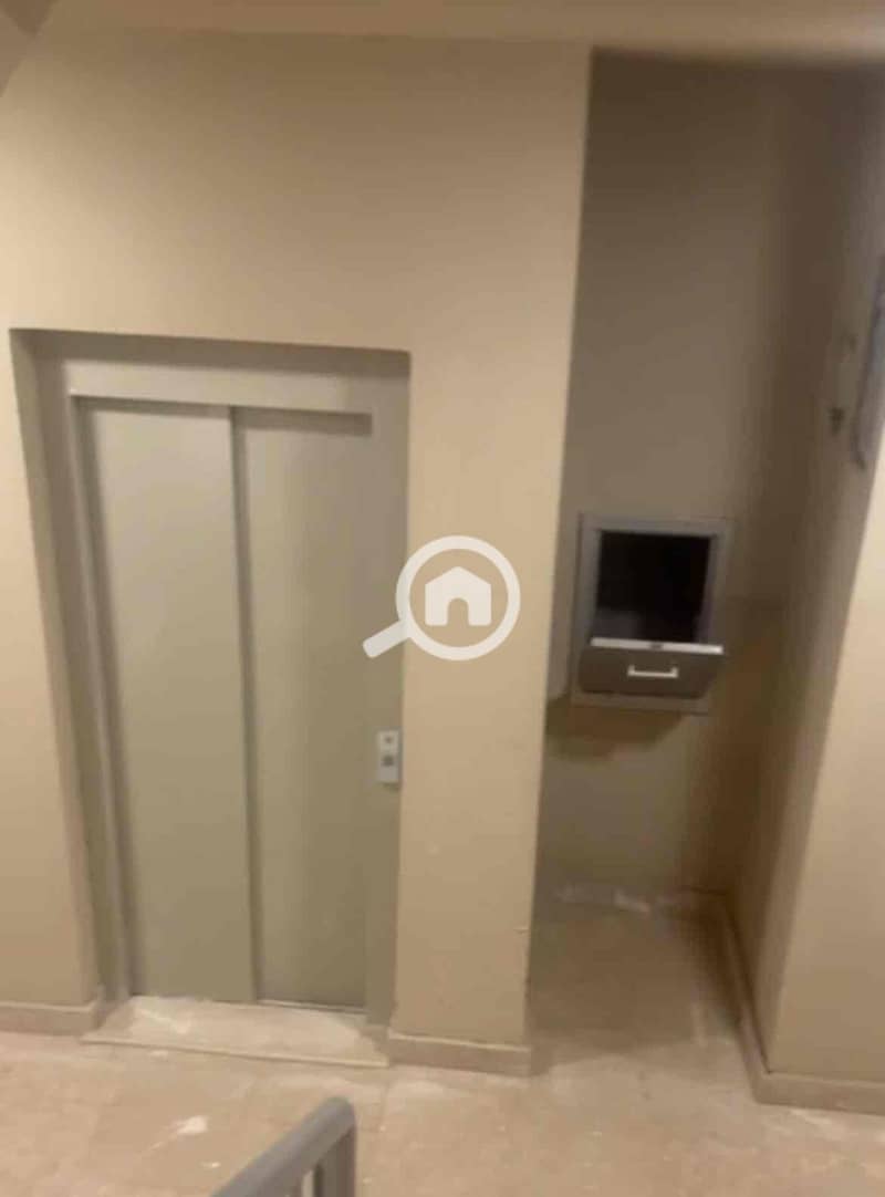 12 3be0cfa3-8929-4b4f-ba8d-e219716a2b86. jpg