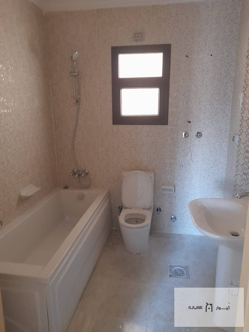 5 216f98f7-e94d-43ff-bf54-0c77ff225259. jpg