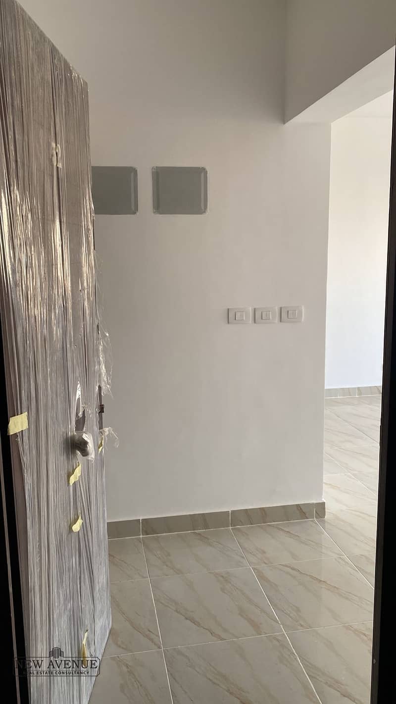 10 WhatsApp Image 2025-12-09 at 14.06. 21_1b3a0350. jpg