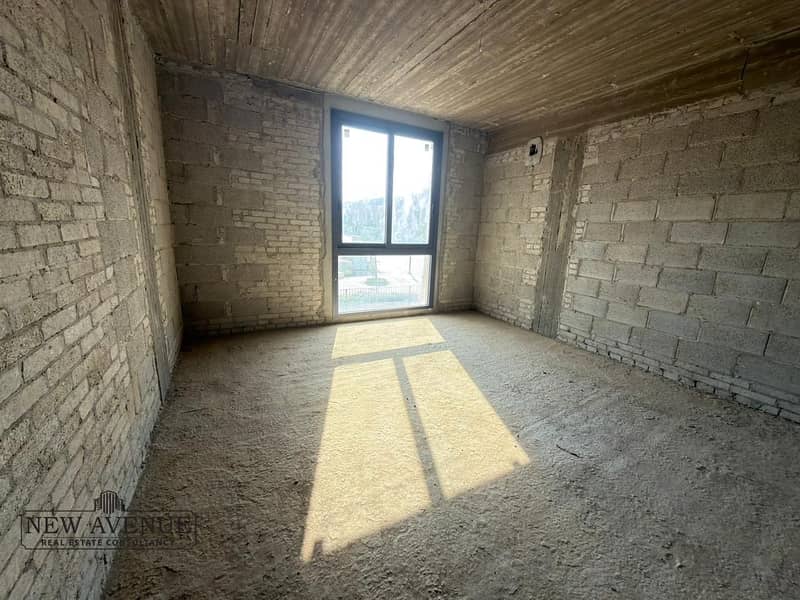 5 WhatsApp Image 2025-12-10 at 11.32. 56_597bc9ba. jpg