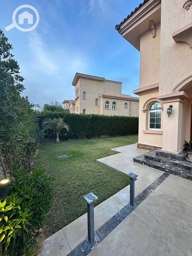 4 0eeee7f2-7f76-43b0-b598-972f78c37aeb. jpeg