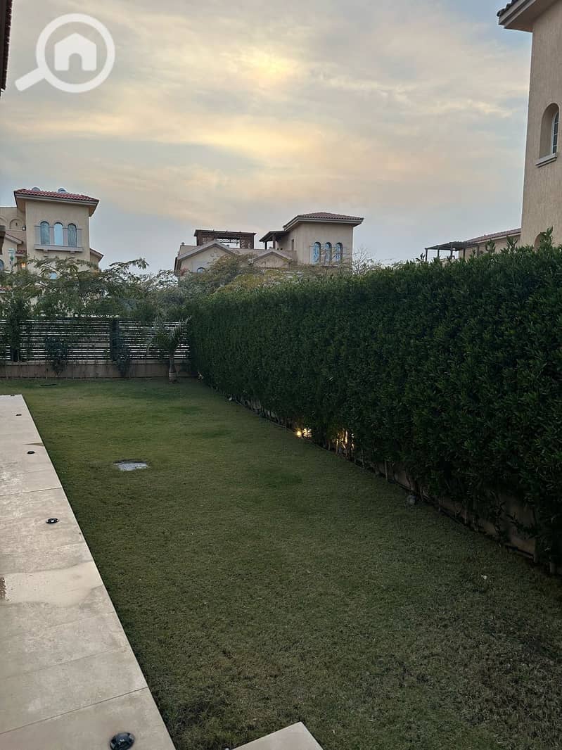 10 92eafffa-cb0c-4e72-8bc5-8f08187574bd. jpeg