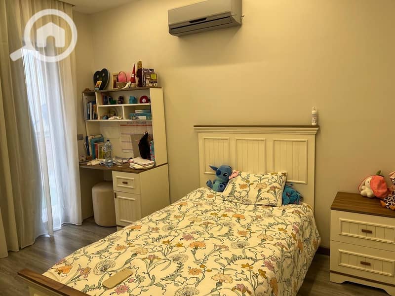 9 2b5ead3d-5329-425d-bdae-236a353ec773. jpeg