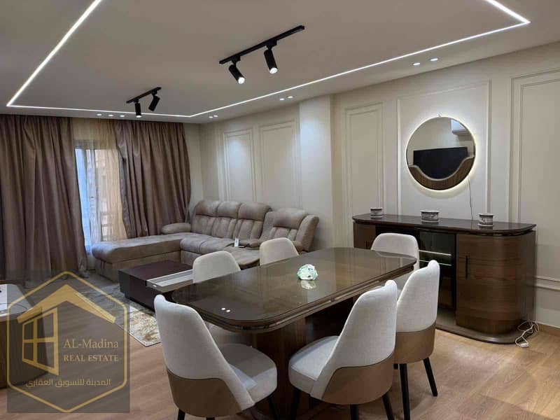 2 f90fe5fd-1e1c-46e4-884b-2f292b3b8b8a. jpg