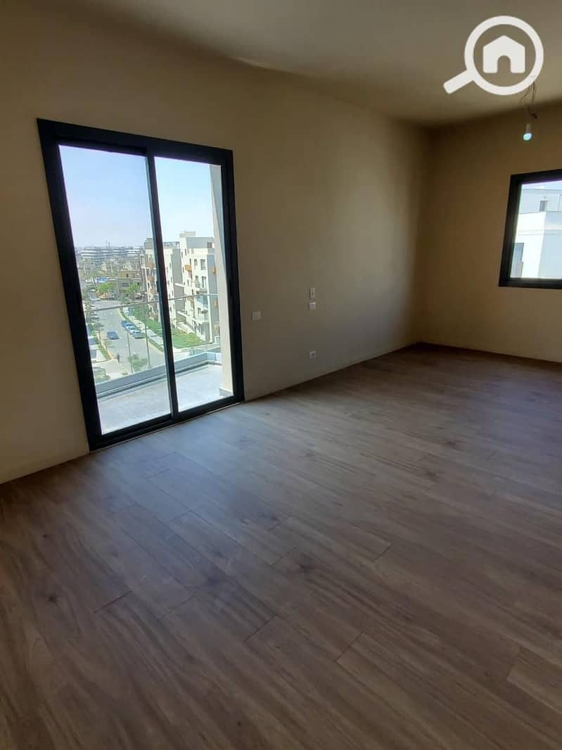 4 WhatsApp Image 2025-12-15 at 20.07. 31. jpeg