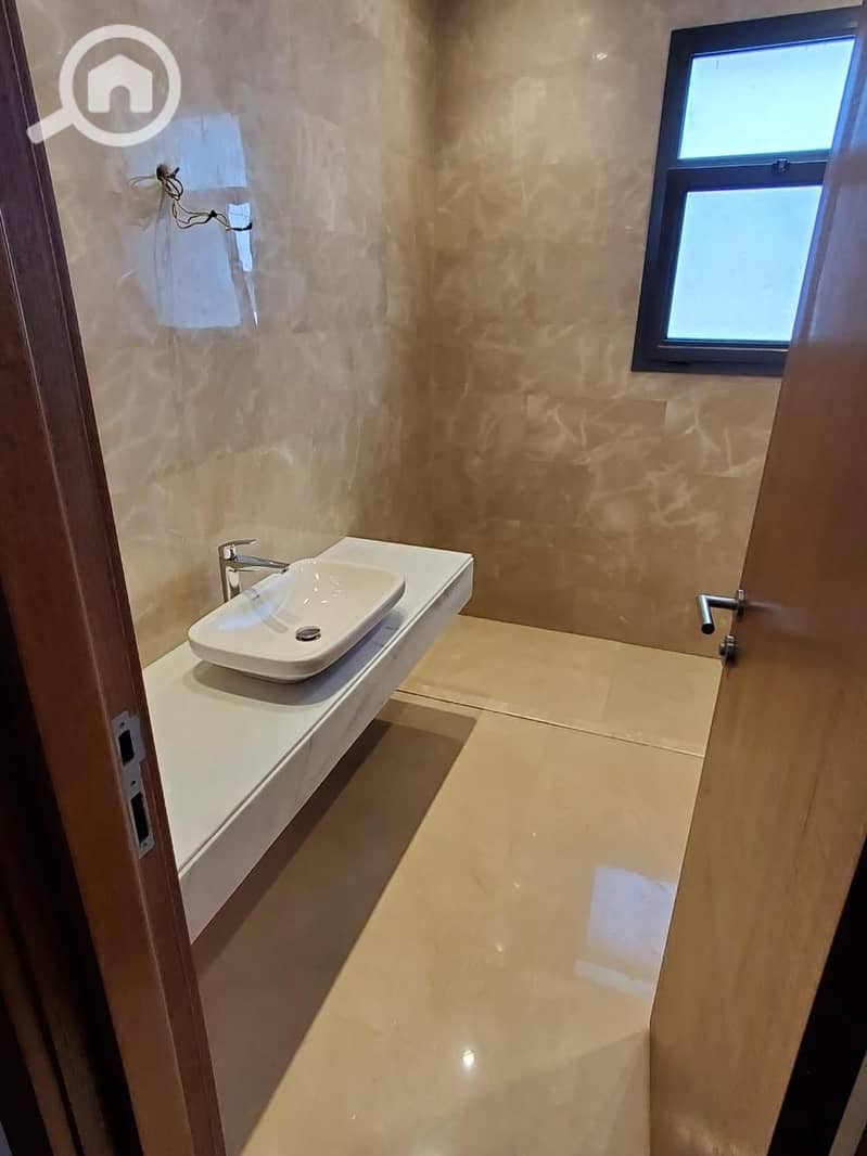 8 WhatsApp Image 2025-12-15 at 20.07. 29. jpeg