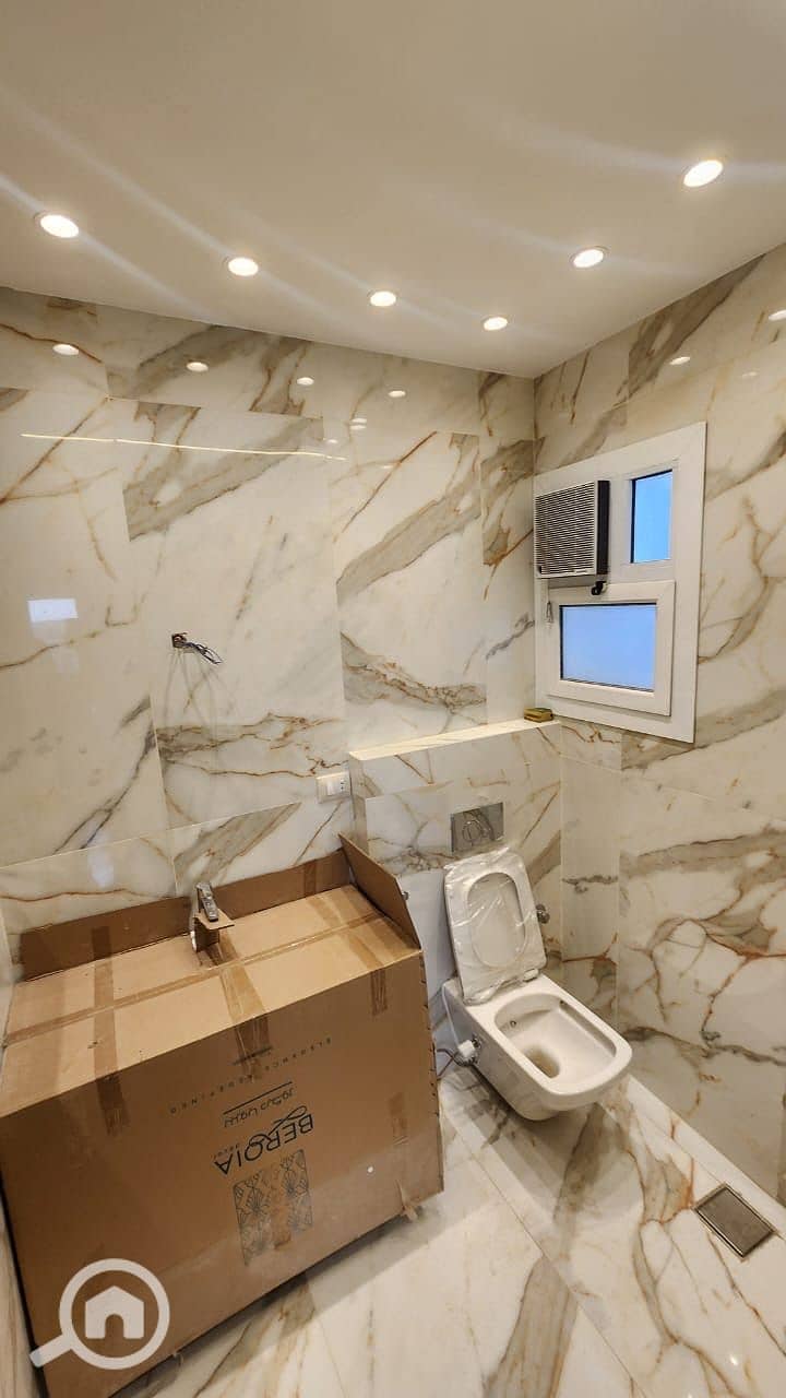 7 8125703c-c4a1-4d4a-bab2-a97a6d851ea3. jpeg