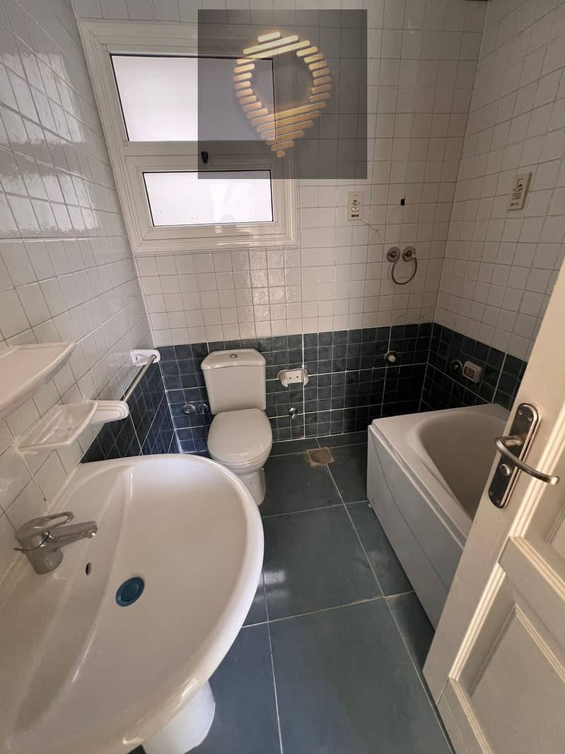 2 4cb1fab2-7fe5-4ec8-8d23-ecc4fa8d3f0a. jpg