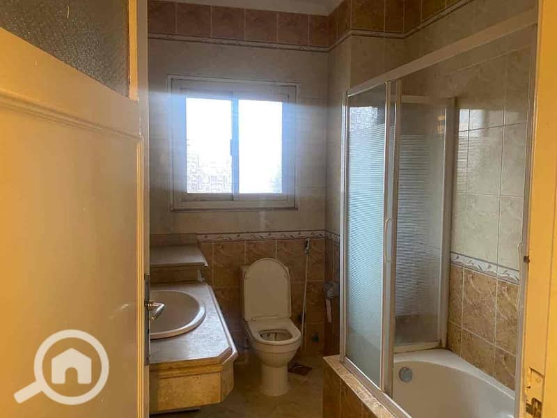 10 d56f250b-acc7-48b9-98d3-ee69f3343251. jpg