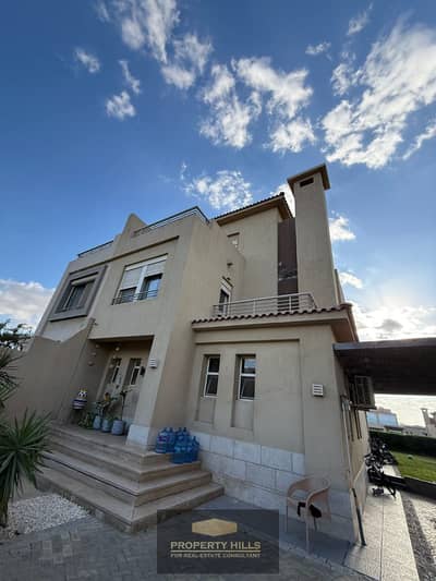 5 Bedroom Twin House for Sale in 6th of October, Giza - 8c8cd88c-449c-4dbf-82ff-005c4d9b87ae. jpg