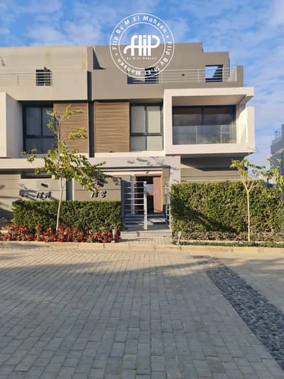 توين هاوس 3 غرف نوم للايجار في الشيخ زايد، الجيزة - IMG-20250729-WA0072. jpg