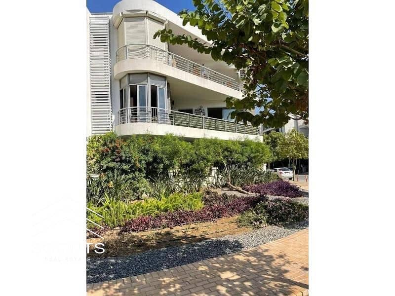 12 40fac7fb-c4a9-4367-b634-a8c0b11fb135. jpg