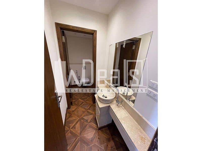 8 WhatsApp Image 2025-12-10 at 18.27. 23. jpg