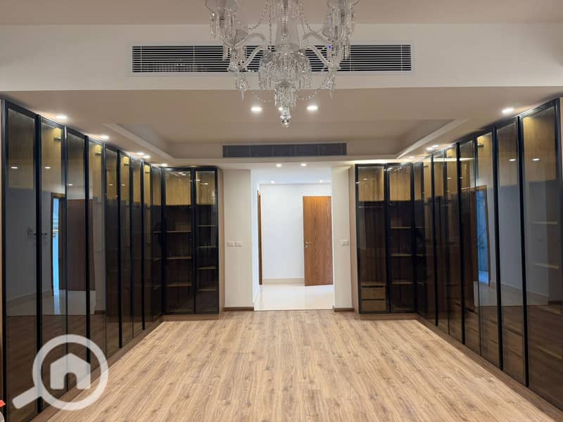 4 7d7c89b7-dbc7-45e8-b3b4-fa904a582b6e. jpg