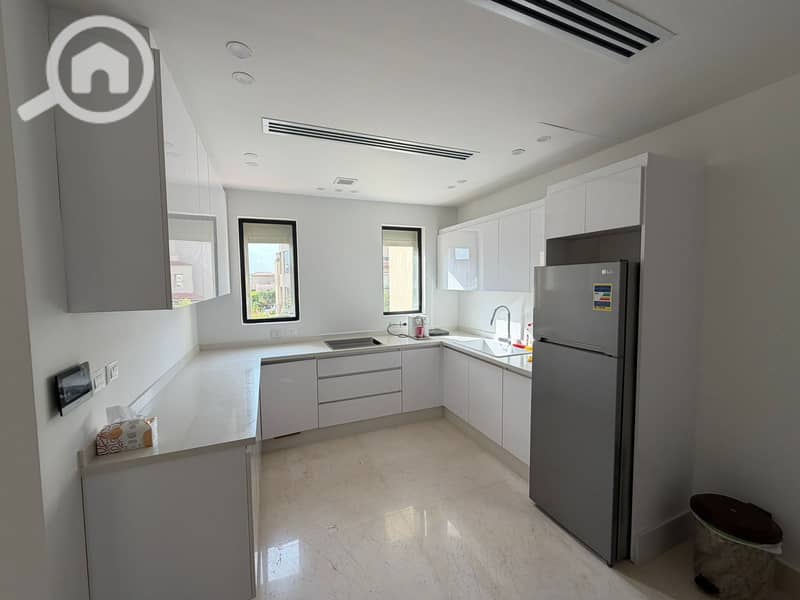 8 2adeffda-3a2d-44fd-9a30-7d863a501efa. jpg