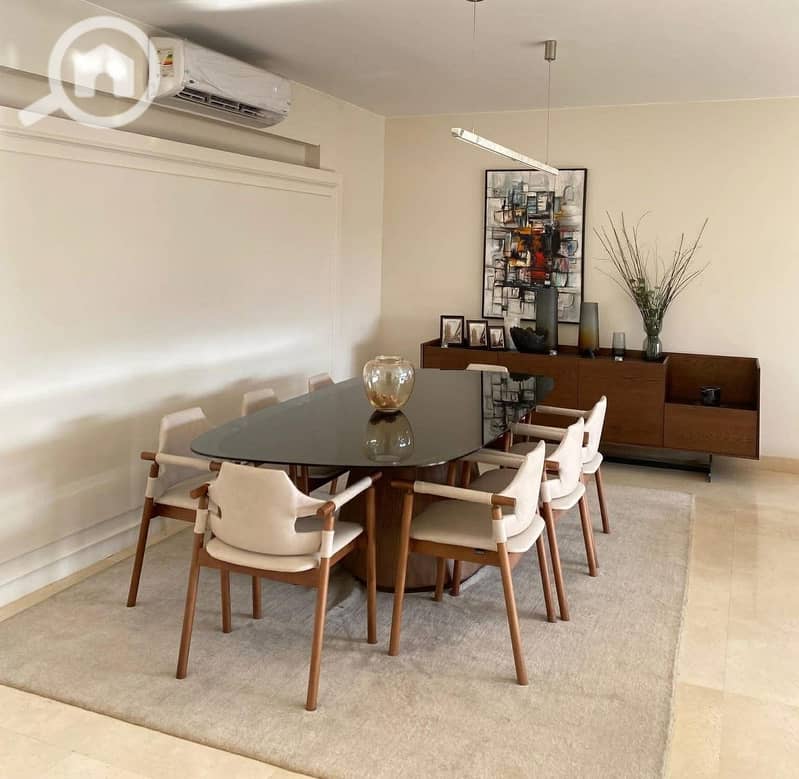 2 155749b7-0648-4de6-8a91-e483c8793ba0. jpg