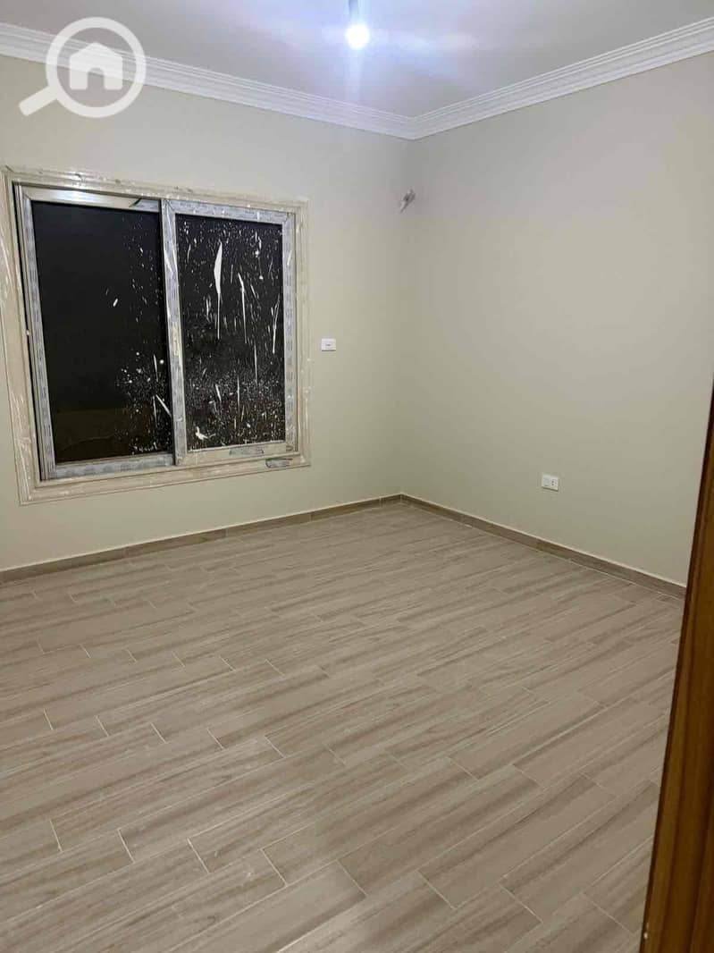 4 5e144e4f-73ad-40a3-86df-e41b1ee819cf. jpg