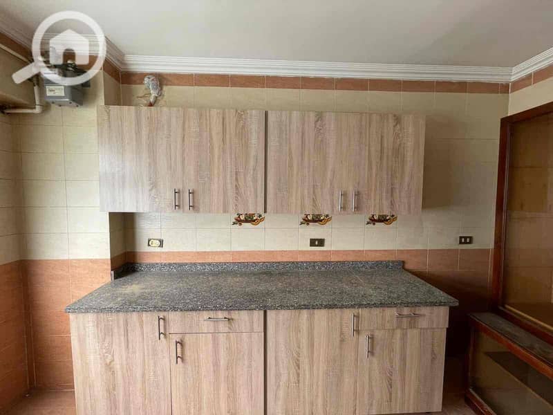 8 d551dd06-6a6b-4be2-a863-6796ee042c11. jpg