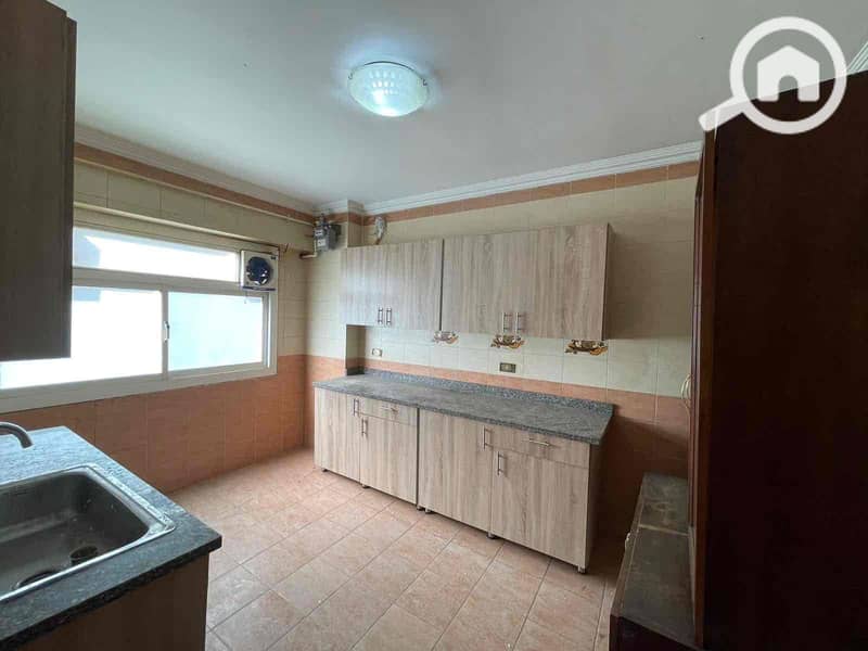 15 56f677ab-58e5-4776-8635-b81b852ad943. jpg