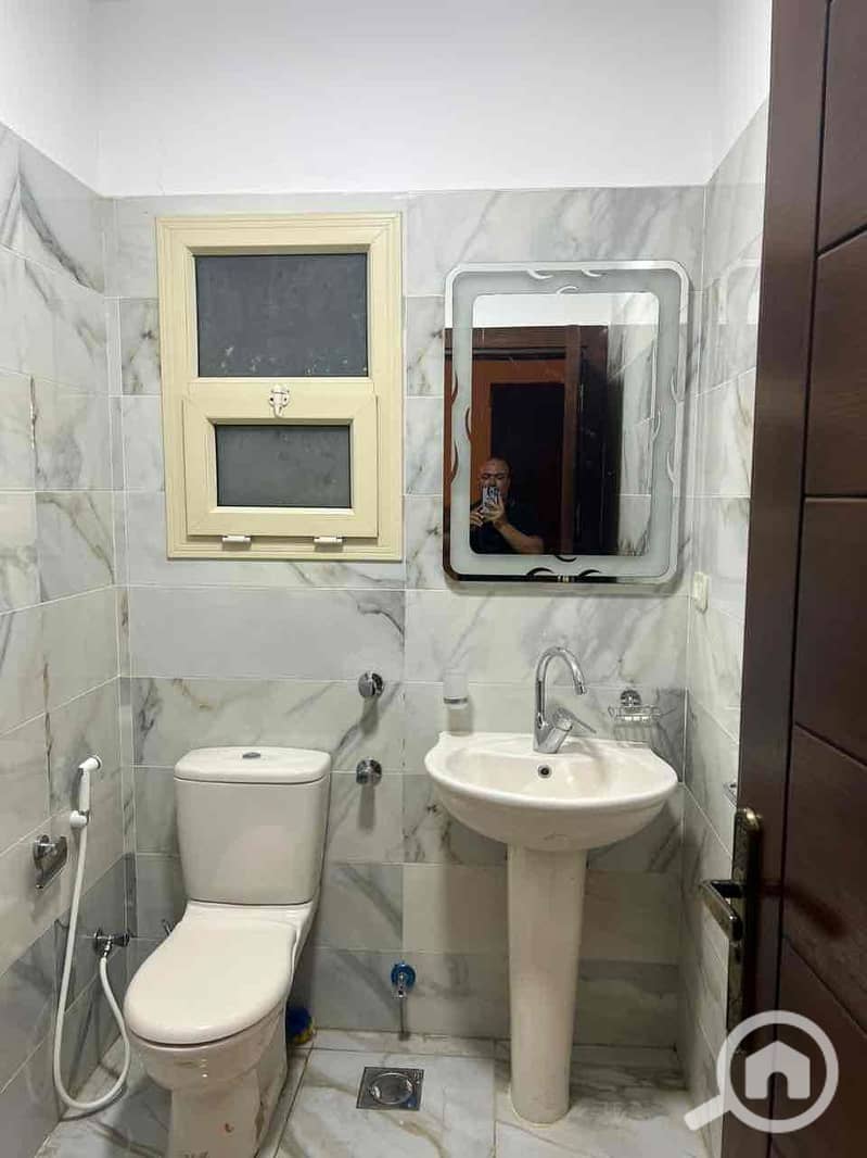 11 ccf9b371-f6d2-425e-8736-0c7638eca313. jpg