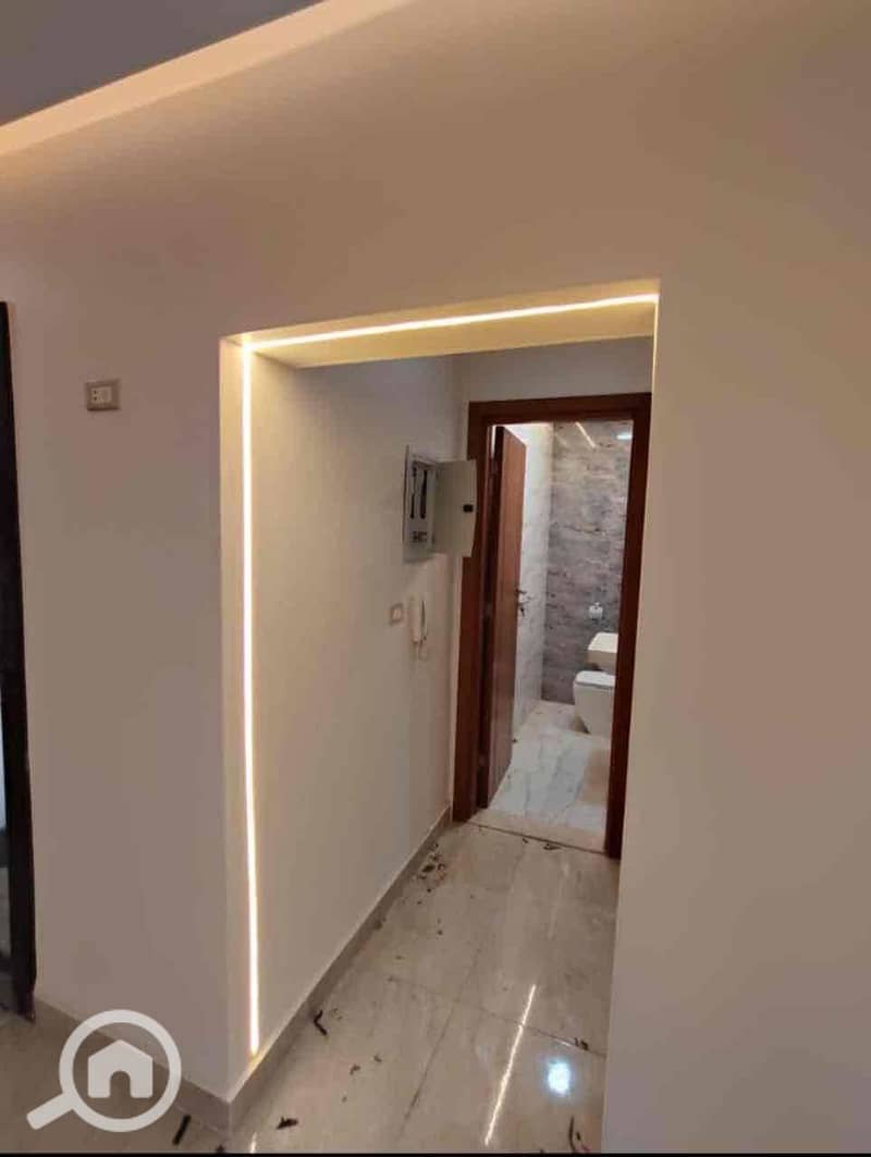 4 2f64cbeb-bc4d-4077-8ded-4c25c8e3e316. jpg