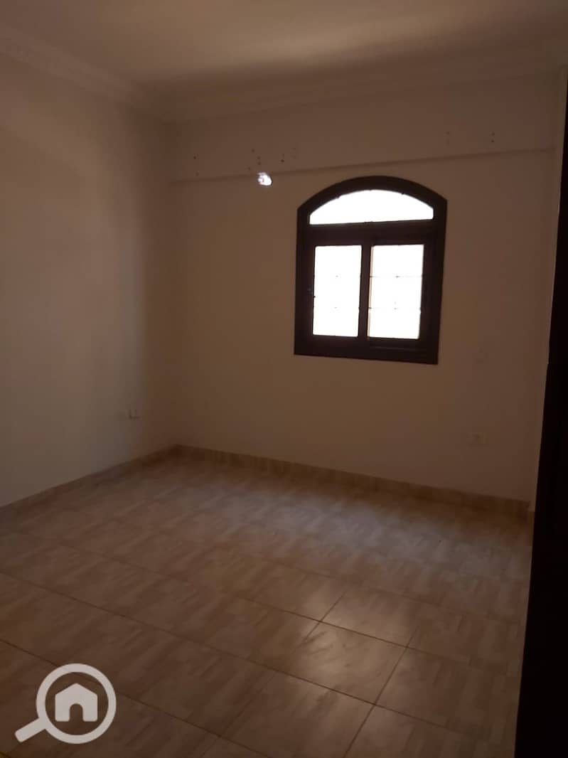 3 6c24601c-87da-49df-8772-91e4f2253aa1. jpg