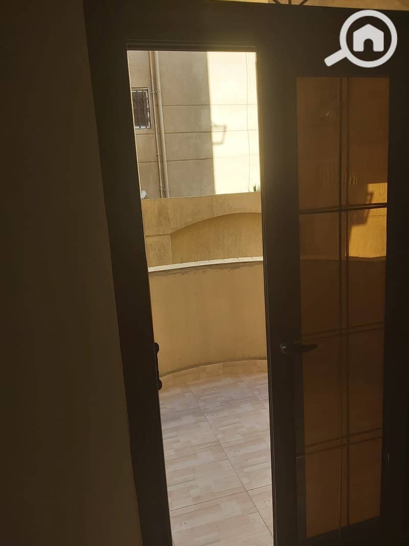 12 705334ea-adba-46af-9aba-4dee9b2e141d. jpg