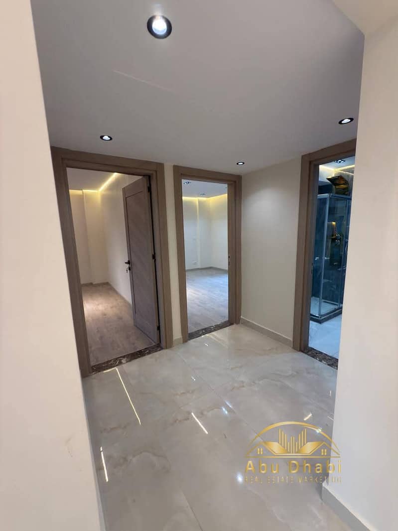 10 761184ec-94d3-451b-a05d-c274671fe7a9. jpg