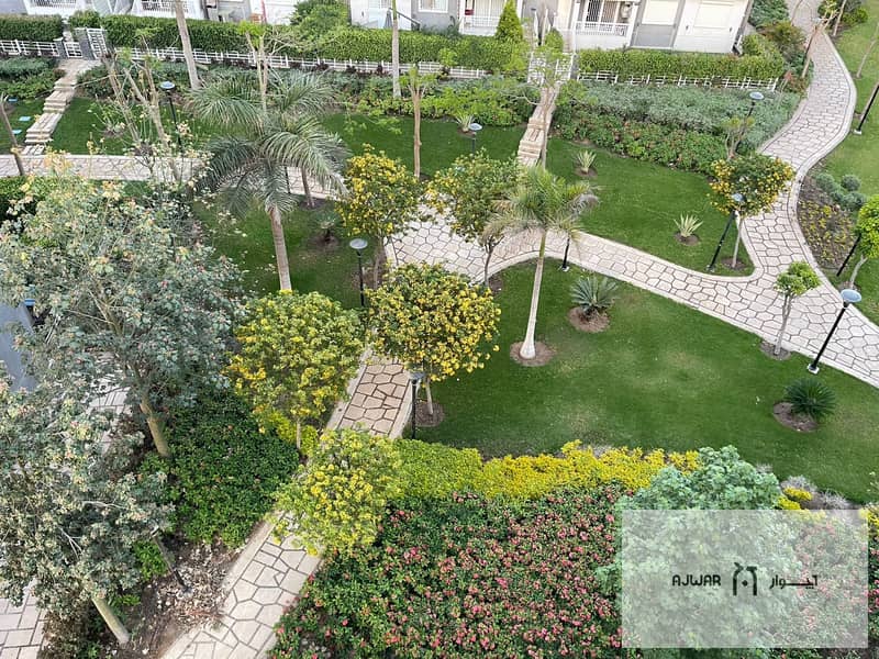 2 d5f57db3-9aa4-40d4-9a9d-4d83345c6925. jpg