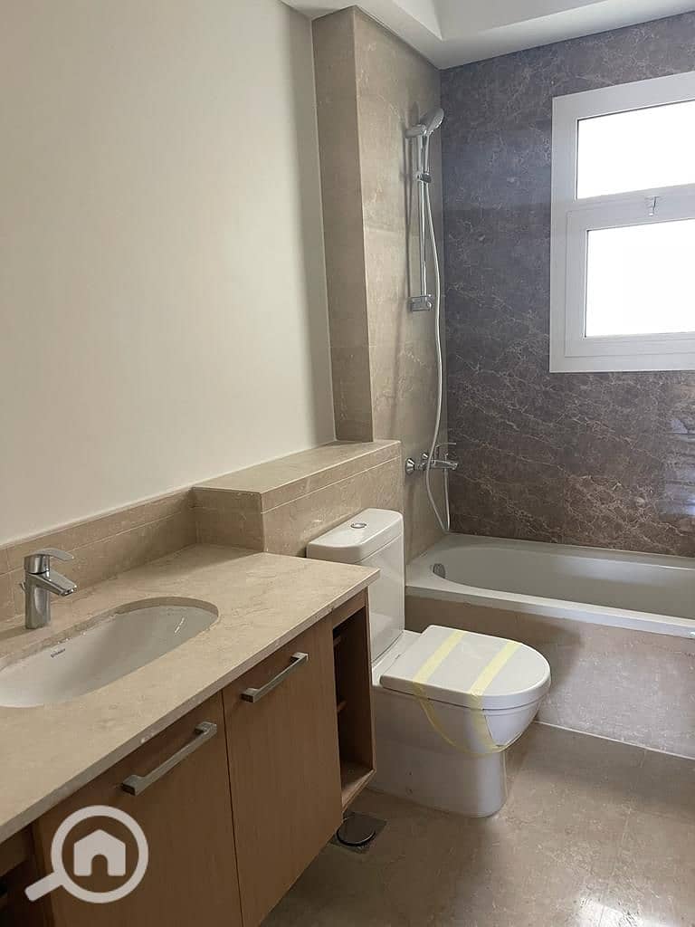 5 096de7a9-09a5-4097-adf4-c7fb49d5600a. jpg