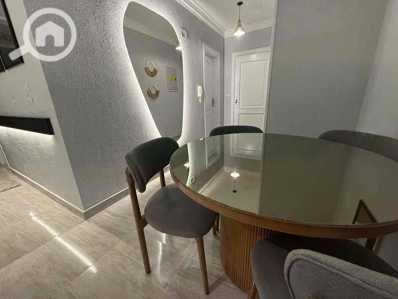 7 af64e526-7f96-4e8f-aff5-8e5d3aa8c16e. jpg