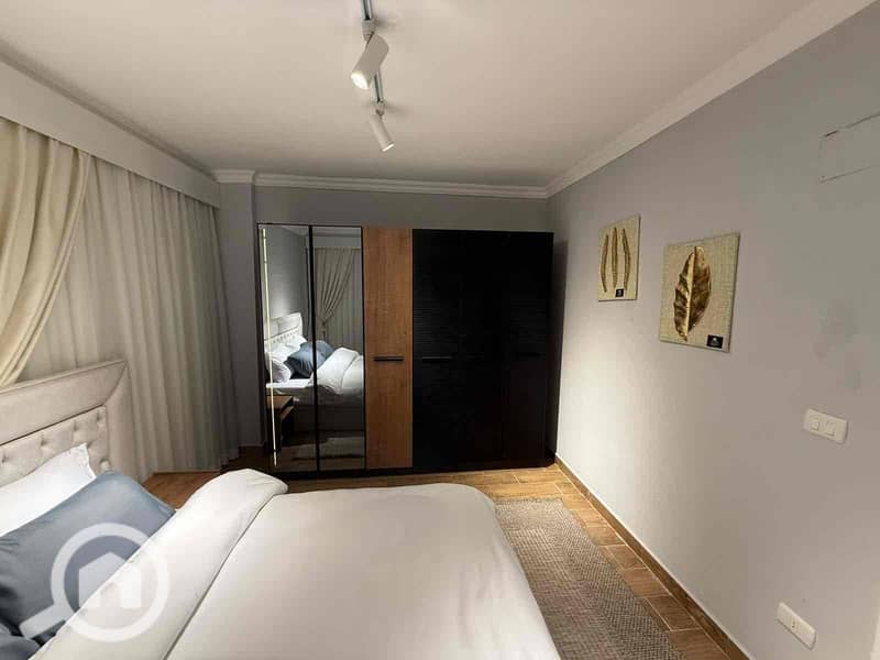 12 cd6a6b6c-3c13-4897-9374-d6e573b5f82a. jpg