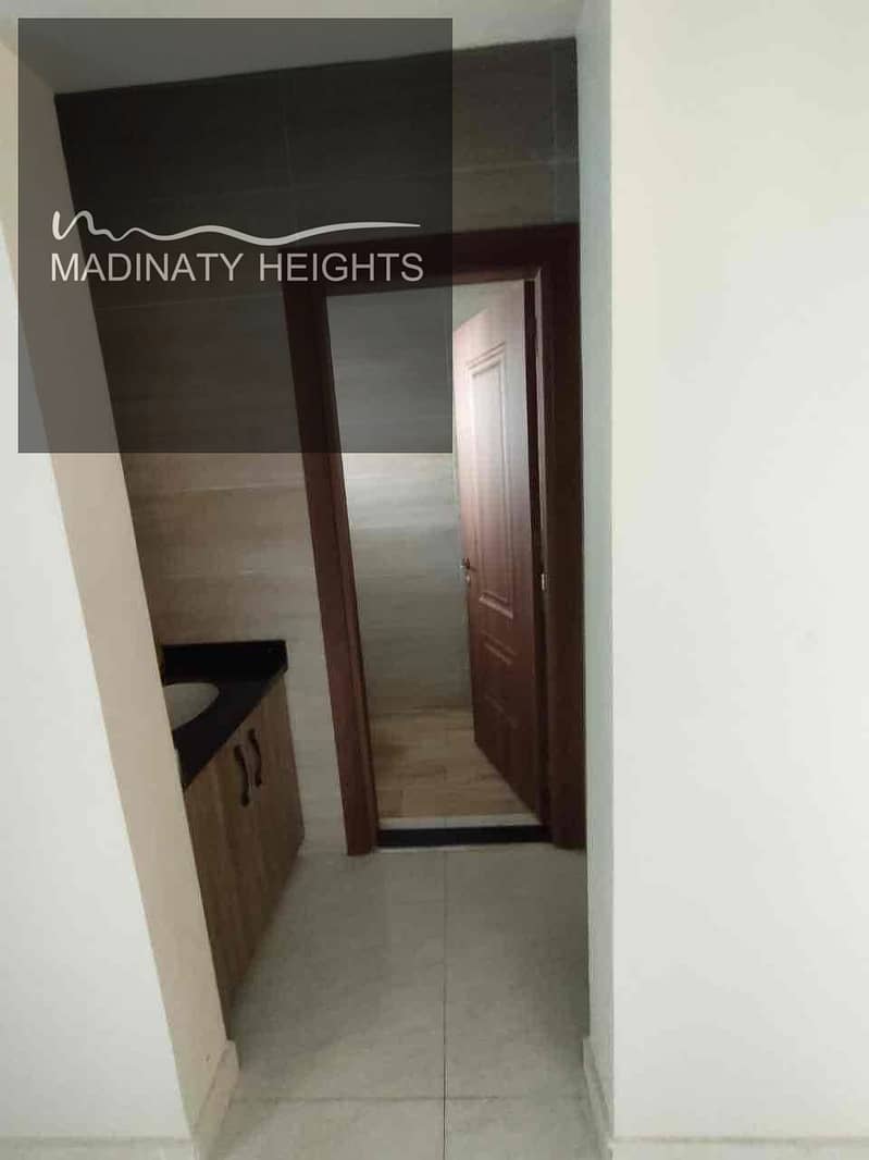 20 0145fb54-e7b8-42cc-8e48-8b7ee983ec87. jpg