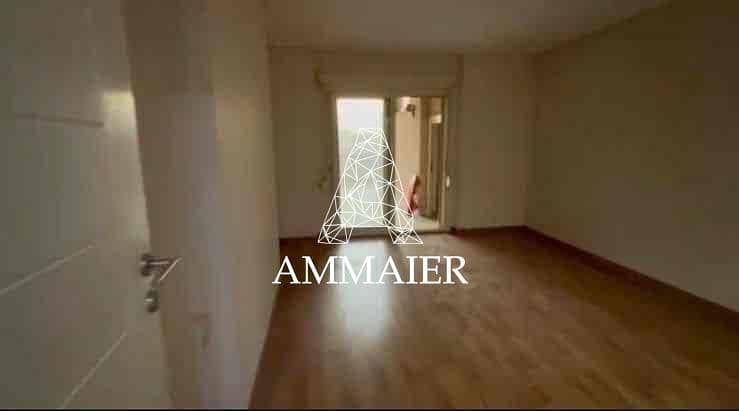 4 f00cfa19-905f-4dd2-884b-1df4e9d0dd0c. jpg