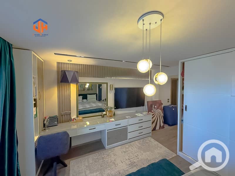 11 WhatsApp Image 2025-12-13 at 23.00. 28 (4). jpeg