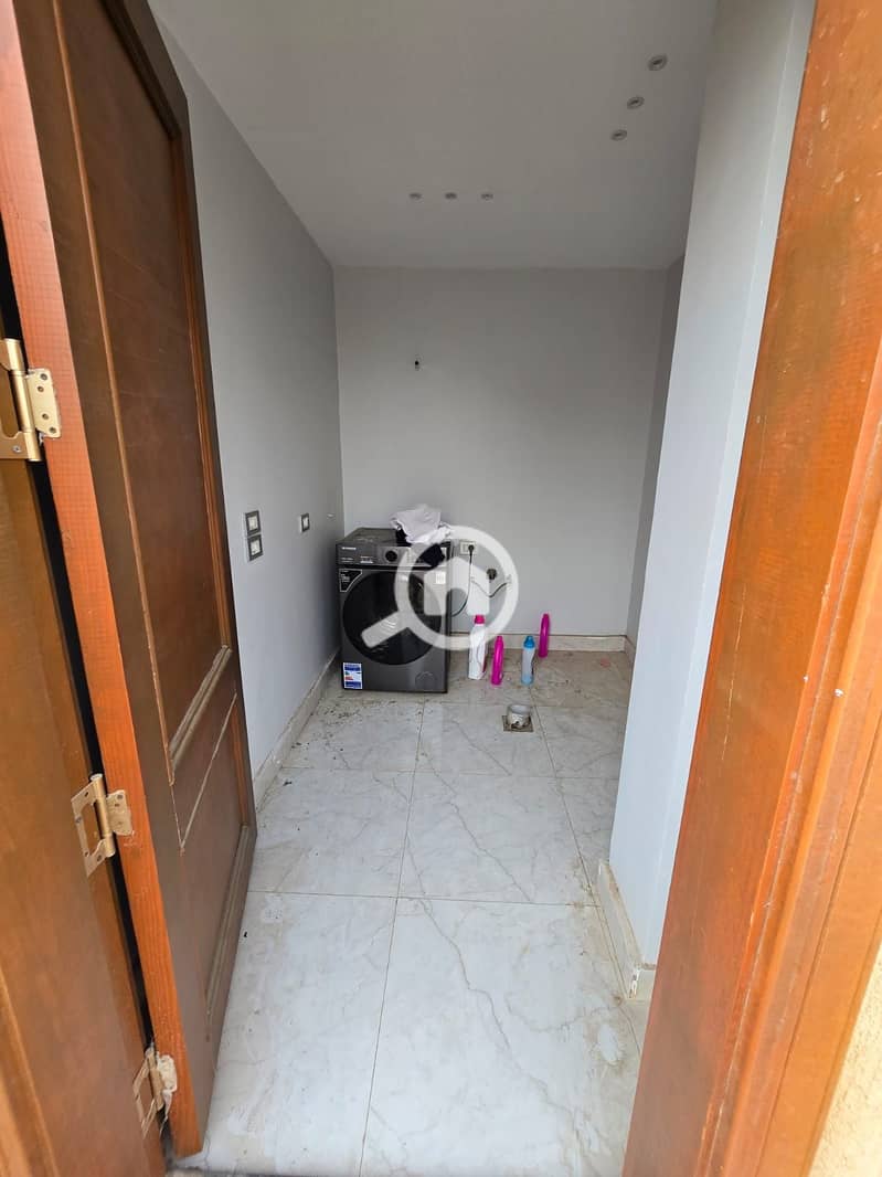 18 c1ebafee-72da-46dd-bbb5-3e2c59c6b133. jpeg