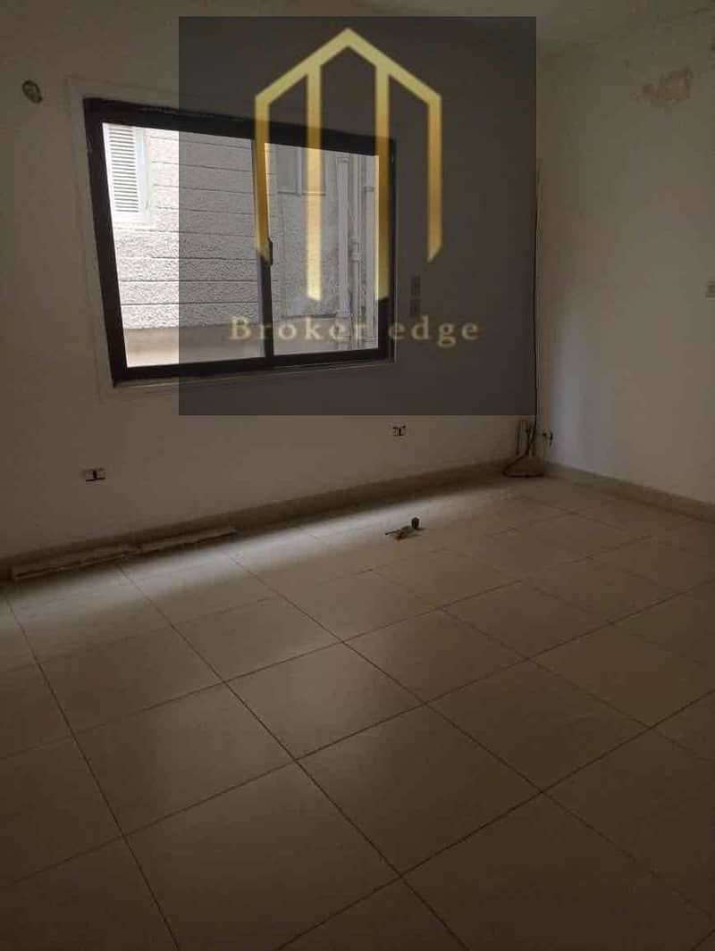 4 c2ed307a-c8c6-4610-ba63-db483160db7b. jpg