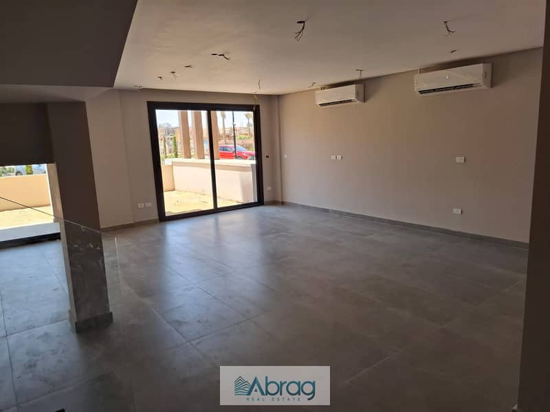 10 9c6b5e70-ec33-42fb-bc2b-eab866b700a8. jpeg