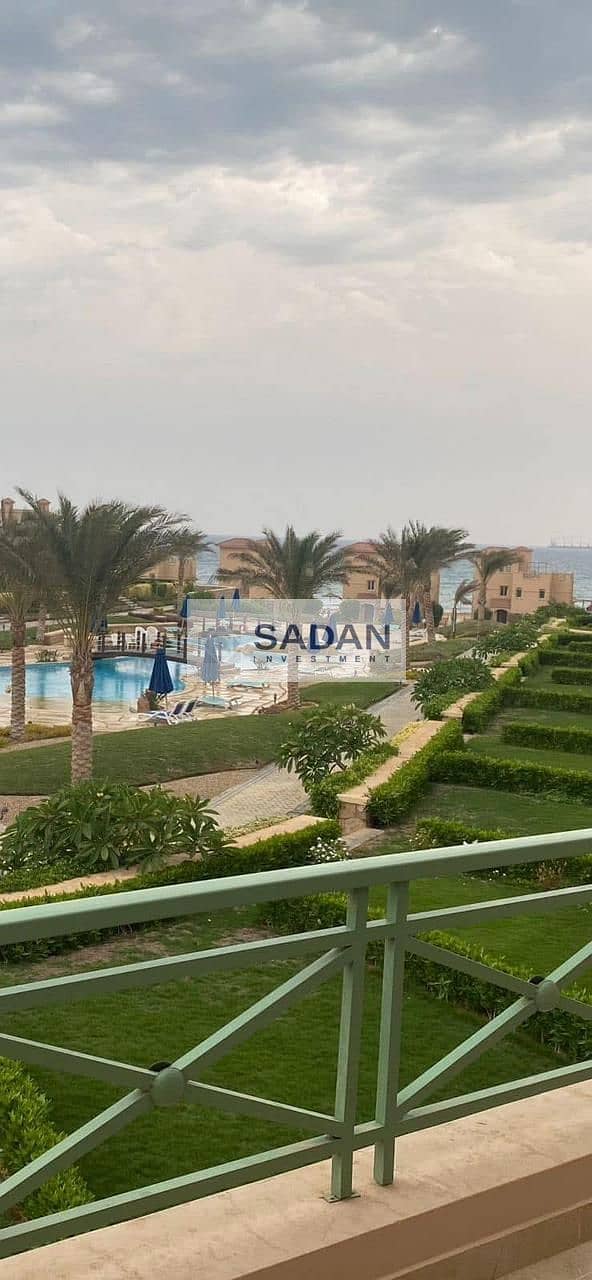 10 b916fbe1-8c54-443c-9bcf-9150c5a8ed44. jpeg