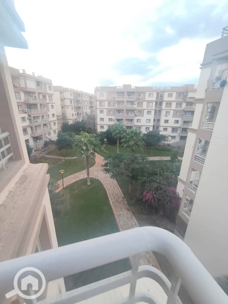 8 b2e7df72-aa24-44b4-bcde-69cdd3161cb3. jpg