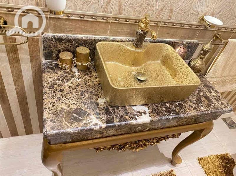 10 b3ccbbc9-f7a1-4acc-add7-ae51a11c376e. jpg