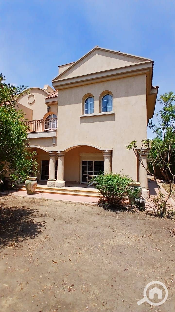 4 5e79d570-a40a-42e8-847a-e2d78694c9f6. jpg