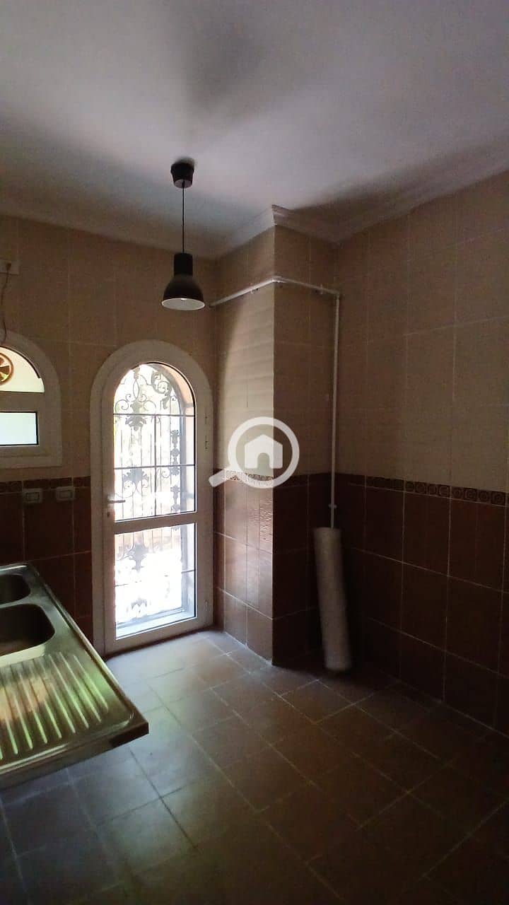 12 ad48934b-c833-4b86-ba64-69097191782d. jpg